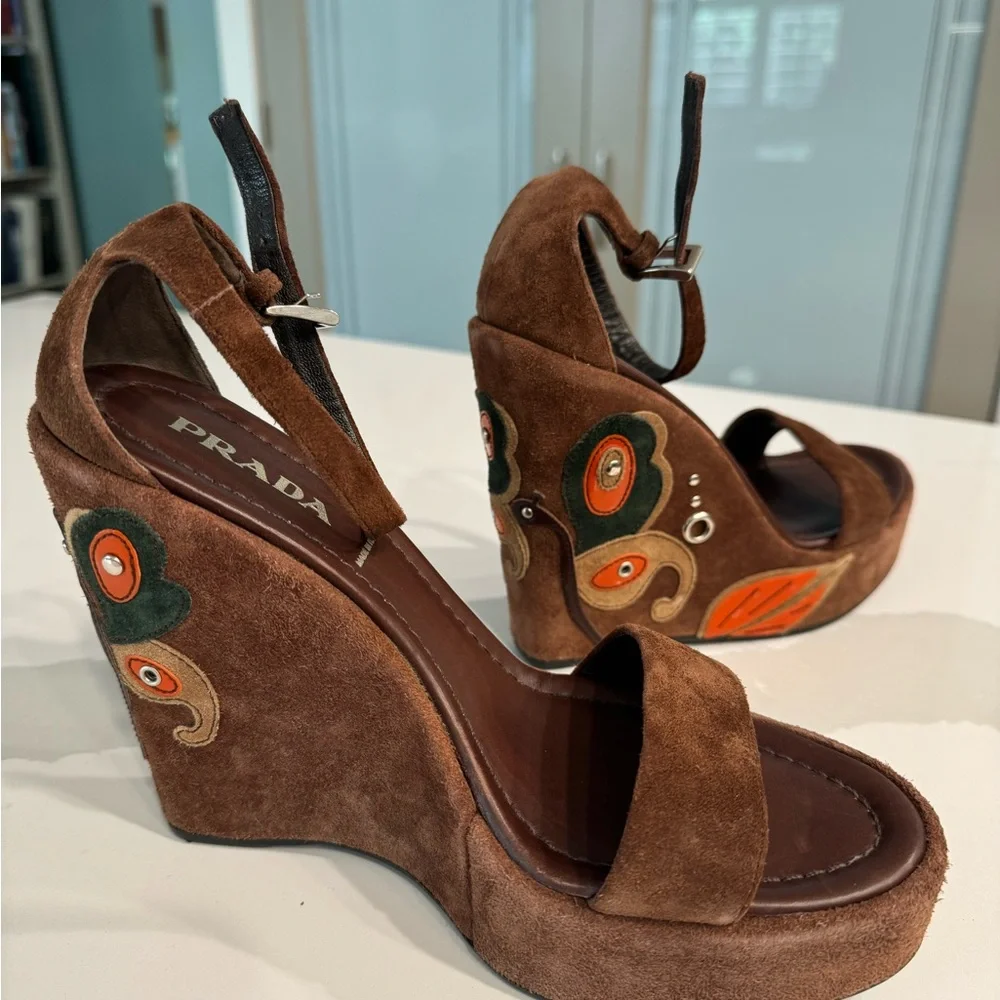 Prada suede wedge sandals. Size 37.5 US 7.5 - Picture 12 of 16